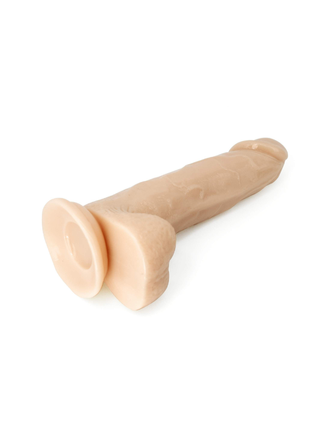 Dilly Classic Realistic Dildo With Suction Cup Small 18 cm